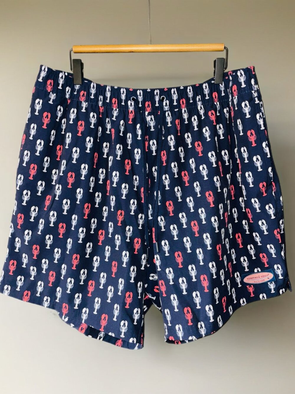 Vineyard Vines Men's UPF 50 Chappy Lobster Lined Swim Shorts, Size 1XB - Picture 2 of 11